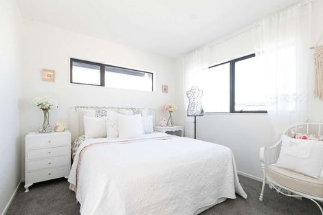 Photo of property in 90c Seymour Road, Sunnyvale, Auckland, 0612