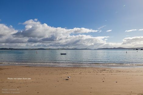 Photo of property in 20 Du Fresne Place, Russell, 0202