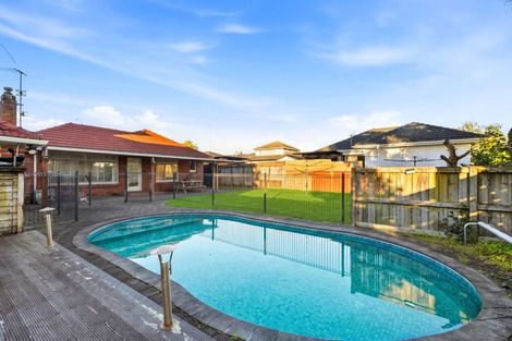 Photo of property in 25 Great South Road, Papatoetoe, Auckland, 2025