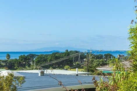 Photo of property in 17 Penning Road, Milford, Auckland, 0620