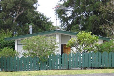 Photo of property in 81 Tramway Road, Beach Haven, Auckland, 0626