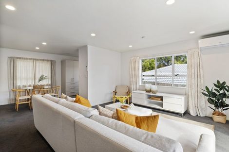 Photo of property in 2/8 Selwyn Crescent, Forrest Hill, Auckland, 0620