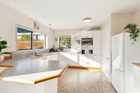 Photo of property in 11a Roy Street, Tawa, Wellington, 5028