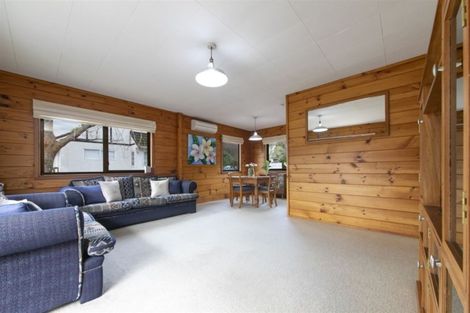 Photo of property in 1/8 Fitzwilliam Drive, Torbay, Auckland, 0630
