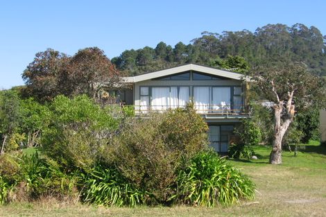 Photo of property in 6 Marine Parade, Cooks Beach, Whitianga, 3591