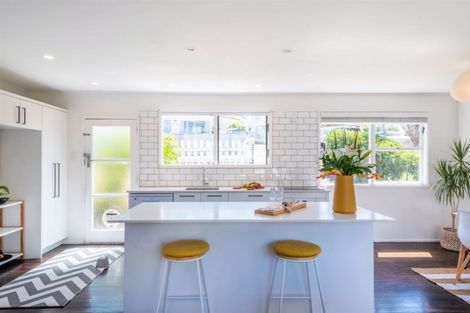 Photo of property in 18 Cassino Street, Bayswater, Auckland, 0622