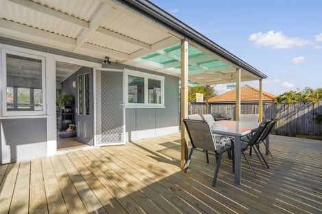 Photo of property in 140 Don Buck Road, Massey, Auckland, 0614