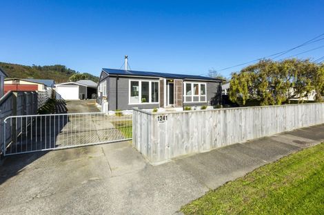 Photo of property in 1241 Taita Drive, Taita, Lower Hutt, 5011
