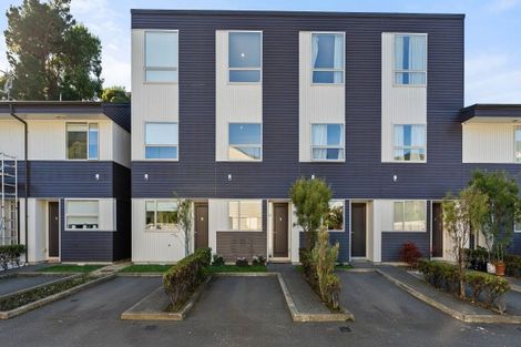 Photo of property in 9/8 Thatcher Crescent, Crofton Downs, Wellington, 6035