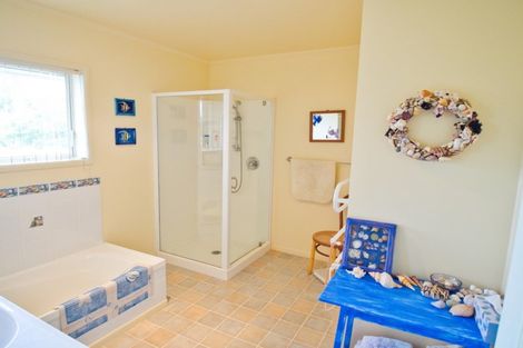 Photo of property in 187 Oaks Road, Portland, Whangarei, 0178