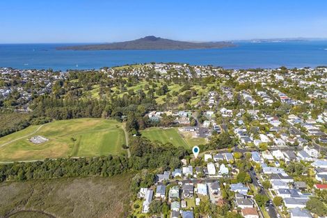 Photo of property in 215 Victoria Road, Devonport, Auckland, 0624