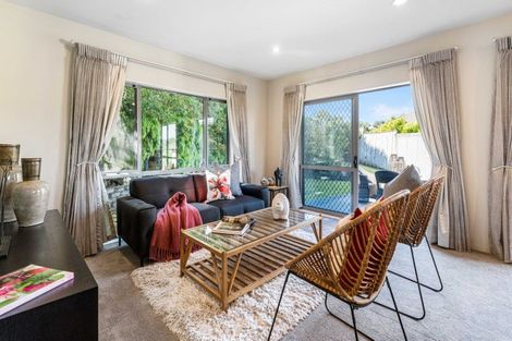 Photo of property in 8 Bob Craig Place, Pukekohe, 2120