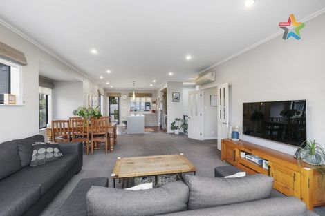 Photo of property in 47 Arahiwi Grove, Tirohanga, Lower Hutt, 5010