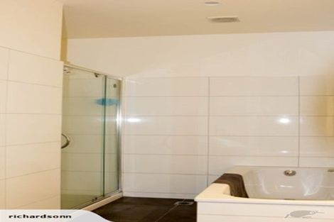 Photo of property in 4/25 Home Street, Mount Victoria, Wellington, 6011