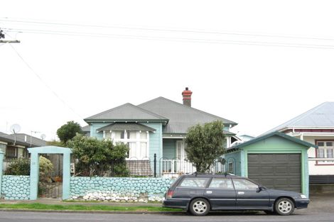 Photo of property in 16 Karamu Street, Strandon, New Plymouth, 4312