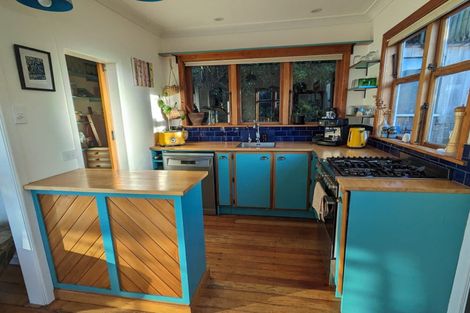 Photo of property in 6 Gordon Road, Plimmerton, Porirua, 5026