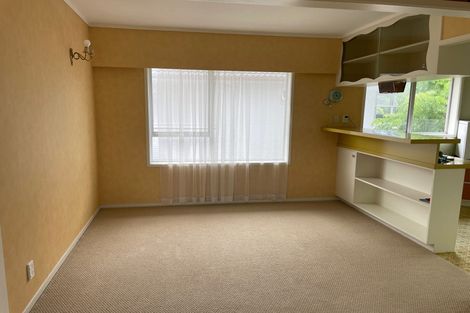 Photo of property in 5 Miltonia Avenue, Te Atatu South, Auckland, 0610