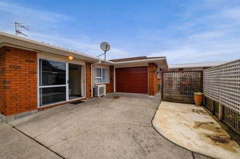 Photo of property in 20 Tukapa Street, Westown, New Plymouth, 4310
