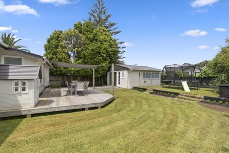 Photo of property in 1 Waipani Road, Te Atatu Peninsula, Auckland, 0610