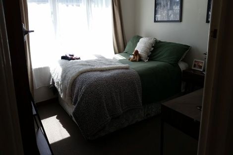 Photo of property in 82 Ocean View Road, Northcote, Auckland, 0627