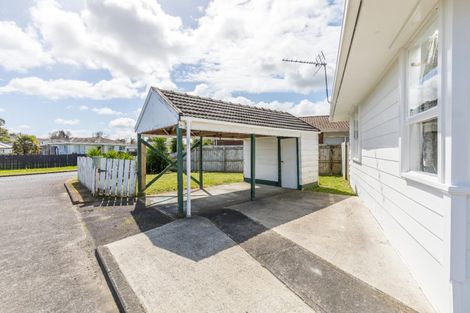 Photo of property in 2/48 Trimdon Street, Randwick Park, Auckland, 2105