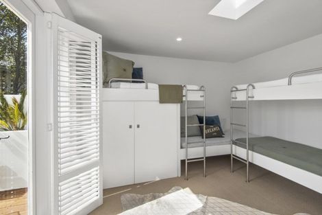 Photo of property in 135 Main Road, Redcliffs, Christchurch, 8081