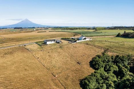 Photo of property in 902 Ararata Road, Ararata, Hawera, 4674