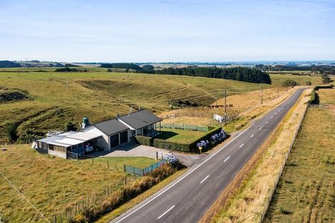 Photo of property in 902 Ararata Road, Ararata, Hawera, 4674