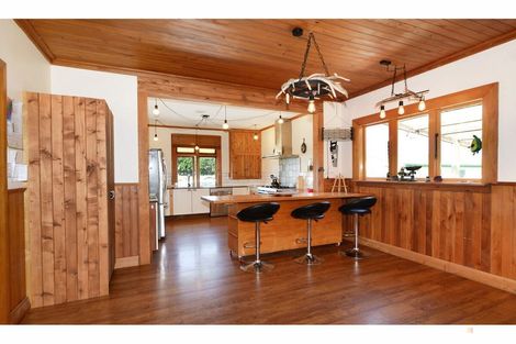 Photo of property in 19 Mount John Road, Waimate, 7977