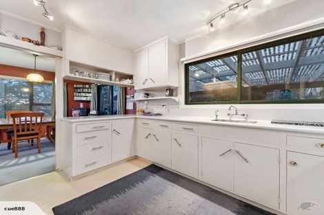 Photo of property in 25 Heron Place, Pakuranga Heights, Auckland, 2010