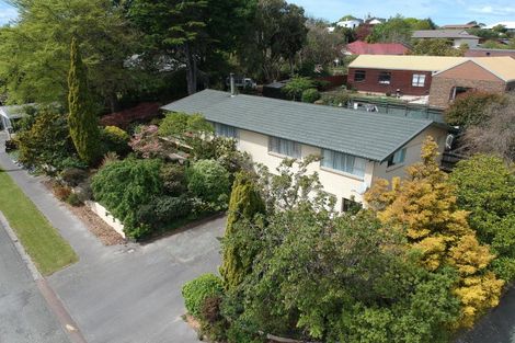 Photo of property in 17 Awamoa Road, South Hill, Oamaru, 9400