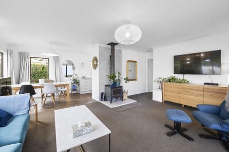 Photo of property in 17 Kipling Drive, Whalers Gate, New Plymouth, 4310