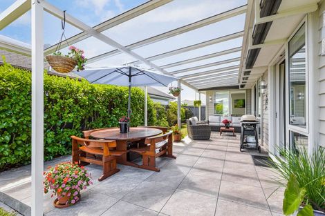 Photo of property in 17 Larmer Drive, Kumeu, 0810