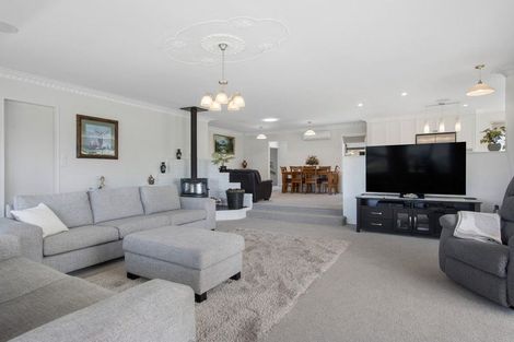 Photo of property in 56 Links View Drive, Omokoroa, 3114
