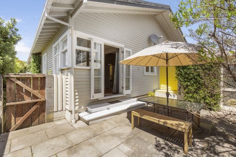 Photo of property in 96 Tukapa Street, Westown, New Plymouth, 4310