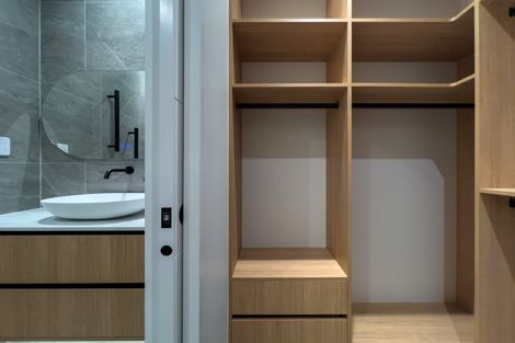 Photo of property in 15b Kiri Place, Mairangi Bay, Auckland, 0630