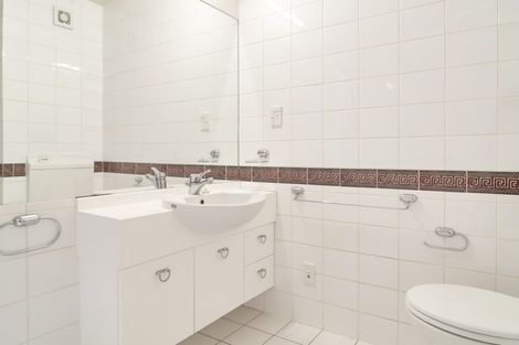 Photo of property in St James Courts, 4/77 Gloucester Street, Christchurch Central, Christchurch, 8013