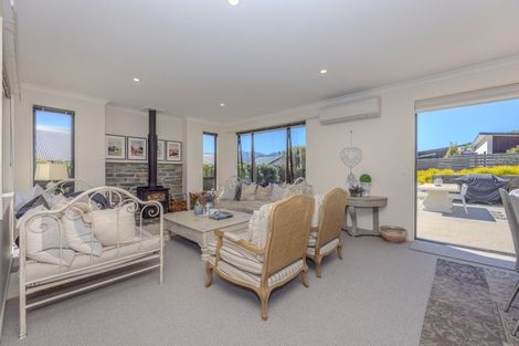 Photo of property in 32 Infinity Drive, Wanaka, 9305