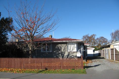 Photo of property in 17 Camelia Place, Islington, Christchurch, 8042