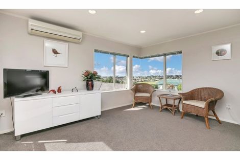 Photo of property in 12 Marlin Street, West Harbour, Auckland, 0618