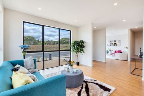 Photo of property in 14 Papareia Road, Karaka, Papakura, 2113