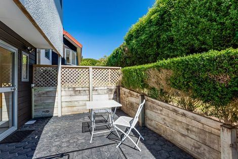 Photo of property in 122 Westchester Drive, Churton Park, Wellington, 6037