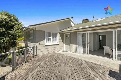 Photo of property in 6 Holborn Drive, Stokes Valley, Lower Hutt, 5019