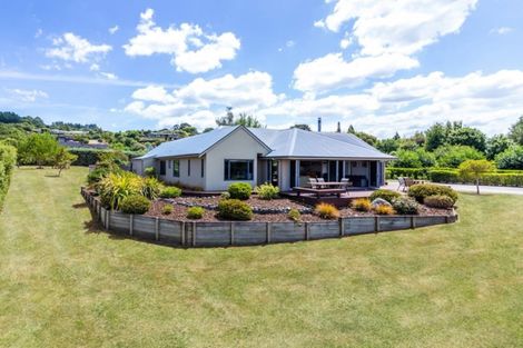 Photo of property in 400 Gillespie Place, Acacia Bay, Taupo, 3385