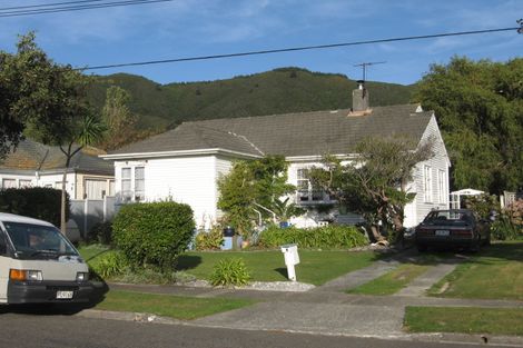 Photo of property in 5 Collett Street, Naenae, Lower Hutt, 5011