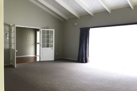 Photo of property in 79 Tawa Road, Kumeu, 0891