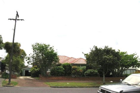 Photo of property in 105 Huia Road, Point Chevalier, Auckland, 1022