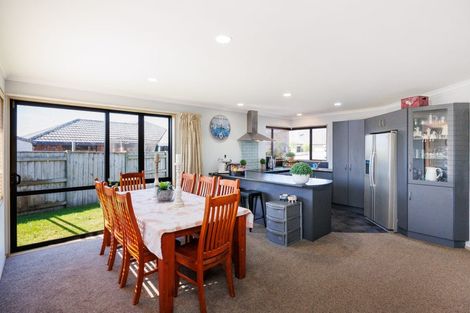 Photo of property in 12 Walnut Grove, Kelvin Grove, Palmerston North, 4414