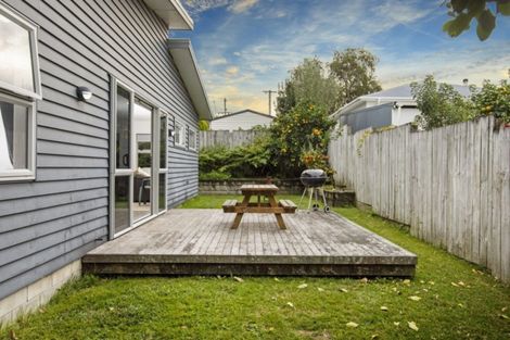 Photo of property in 8a Cameron Road, Te Puke, 3119