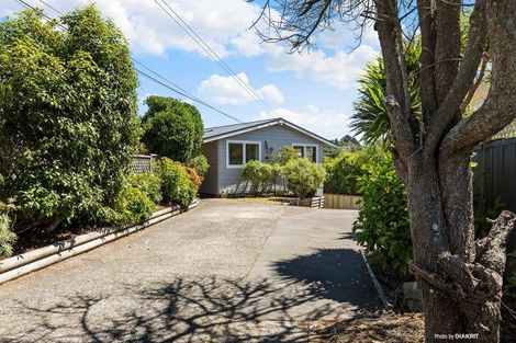 Photo of property in 15 Dunmail Way, Newlands, Wellington, 6037